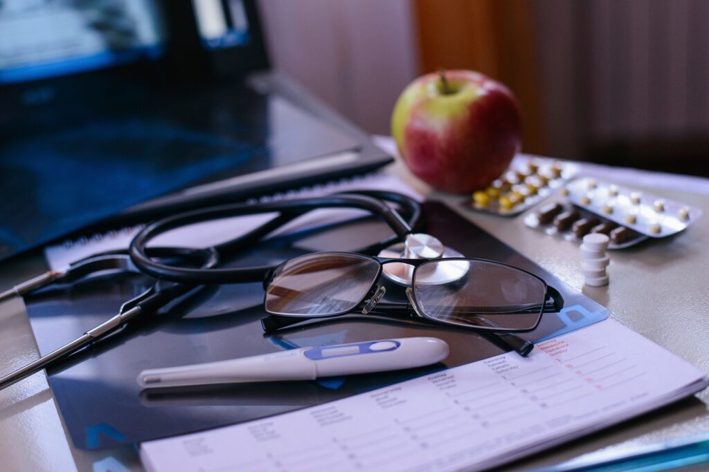 ¿Y si mañana lo necesitas? No sigas postergando la contratación de tu seguro de salud en Colombia