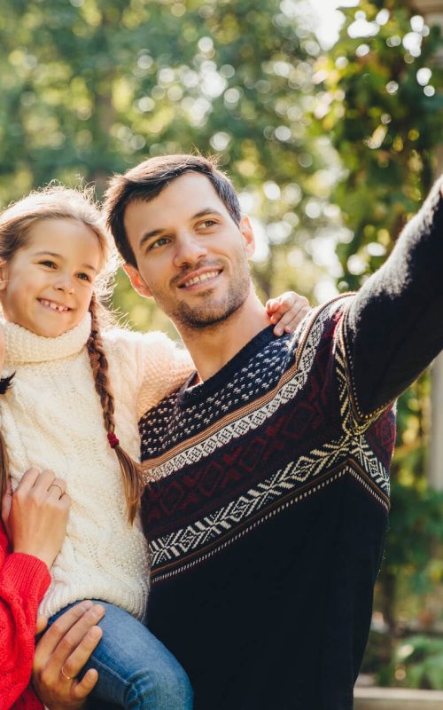 medium-vecteezy_outdoor-portrait-of-smiling-happy-friendly-family-have-walk_10243791_medium (1) medium-vecteezy_outdoor-portrait-of-smiling-happy-friendly-family-have-walk_10243791_medium (1)